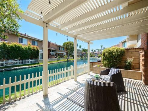 7946 Waterfall Circle, Huntington Beach, CA