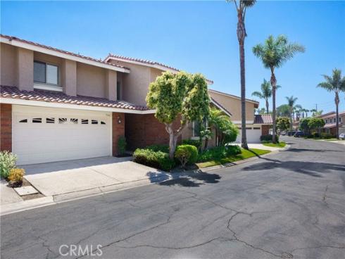 7946 Waterfall Circle, Huntington Beach, CA