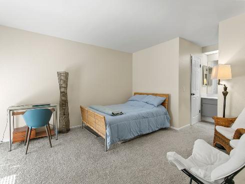 21372 Brookhurst 226 , Huntington Beach, CA