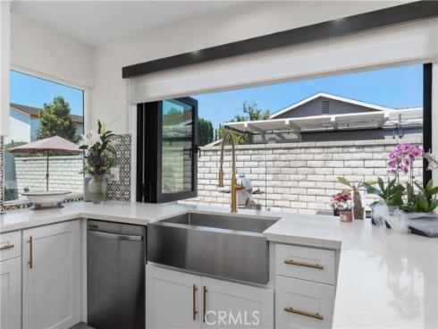 6562 Dohrn Circle, Huntington Beach, CA