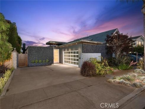 17033 Edgewater Drive, Huntington Beach, CA