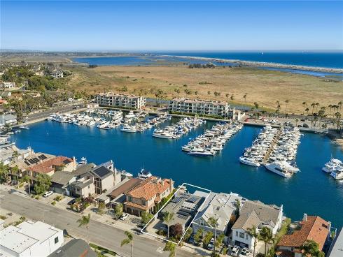 17033 Edgewater Drive, Huntington Beach, CA