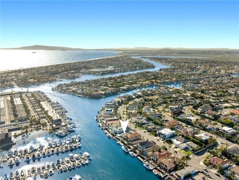 17033 Edgewater Drive, Huntington Beach, CA