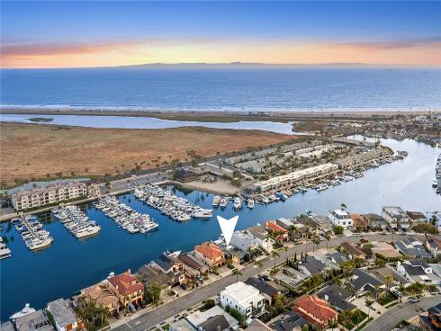 17033 Edgewater Drive, Huntington Beach, CA