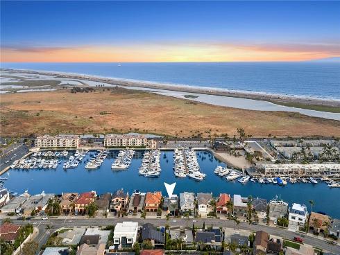 17033 Edgewater Lane, Huntington Beach, CA