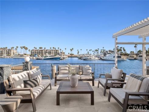 17033 Edgewater Lane, Huntington Beach, CA
