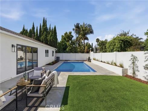 20682 Queens Park Lane, Huntington Beach, CA