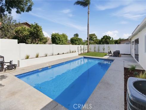 20682 Queens Park Lane, Huntington Beach, CA