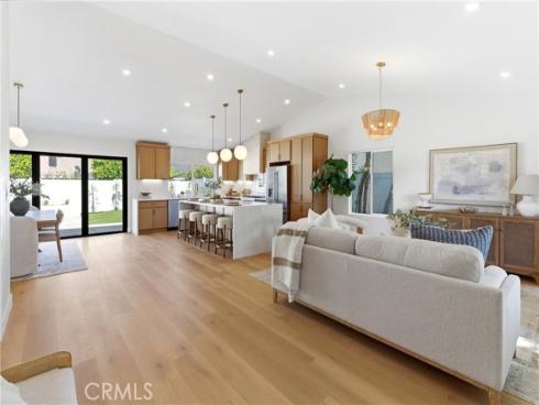 20682 Queens Park Lane, Huntington Beach, CA
