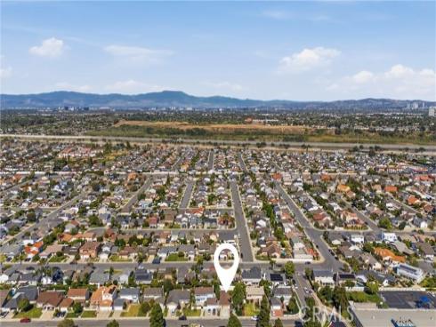 20682 Queens Park Lane, Huntington Beach, CA