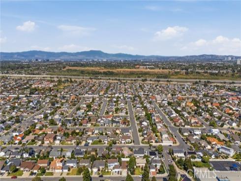 20682 Queens Park Lane, Huntington Beach, CA