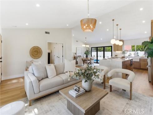 20682 Queens Park Lane, Huntington Beach, CA