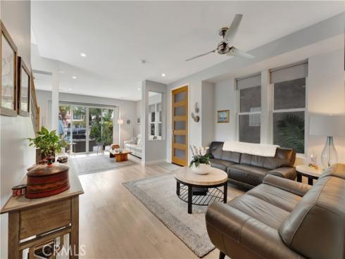 212 Hartford Avenue, Huntington Beach, CA