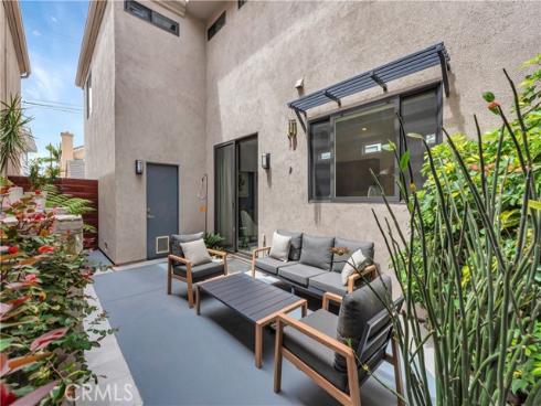 212 Hartford Avenue, Huntington Beach, CA