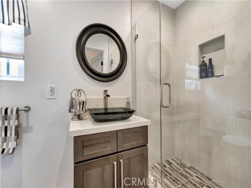 212 Hartford Avenue, Huntington Beach, CA