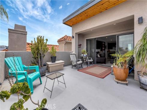 212 Hartford Avenue, Huntington Beach, CA