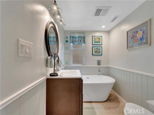 212 Hartford Avenue, Huntington Beach, CA