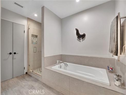 212 Hartford Avenue, Huntington Beach, CA