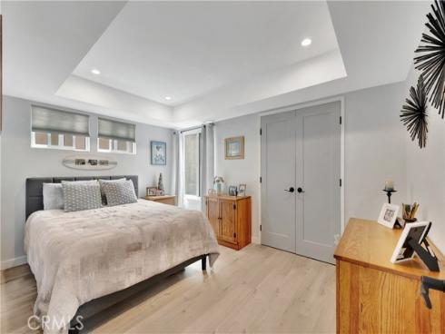 212 Hartford Avenue, Huntington Beach, CA