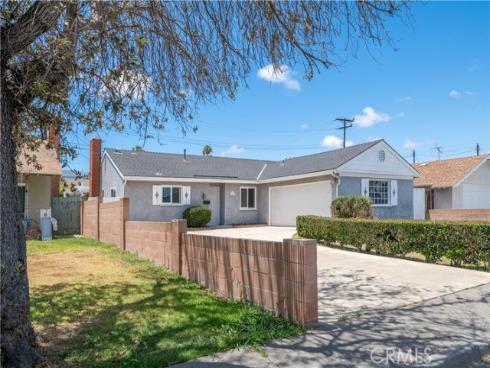 17081 Kampen Lane, Huntington Beach, CA