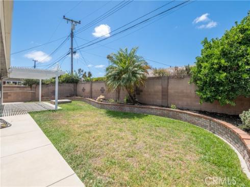 17081 Kampen Lane, Huntington Beach, CA