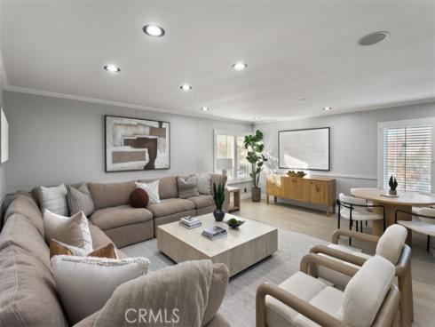 9882 Kings Canyon , Huntington Beach, CA