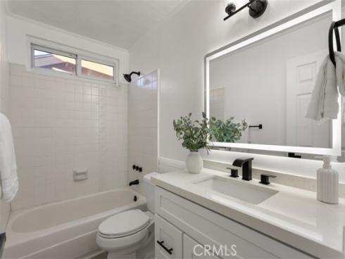 9882 Kings Canyon , Huntington Beach, CA
