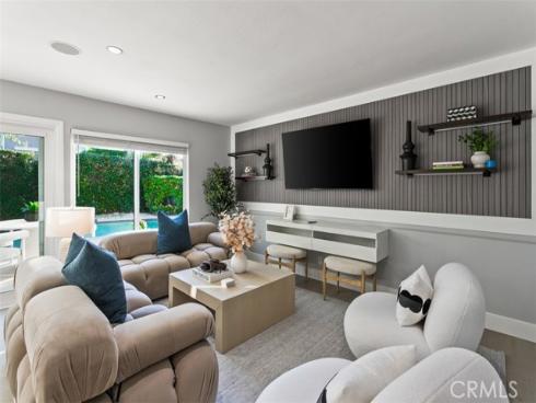 9882 Kings Canyon , Huntington Beach, CA