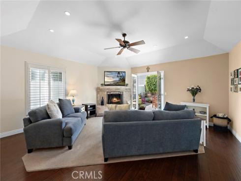 207 Memphis Avenue, Huntington Beach, CA