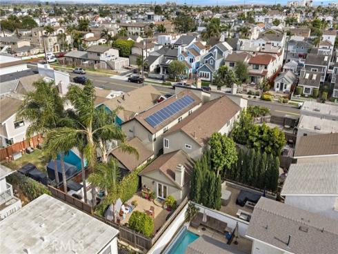 207 Memphis Avenue, Huntington Beach, CA