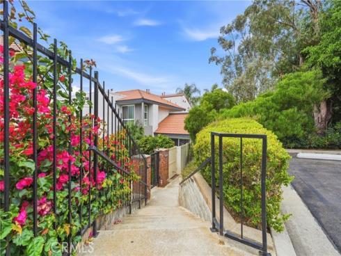 215 Wichita 409 Avenue, Huntington Beach, CA