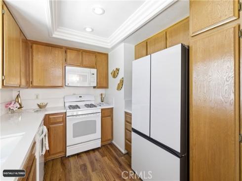 8932 Amador 1312A , Huntington Beach, CA