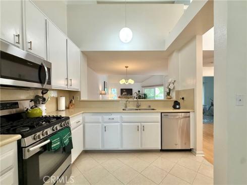 7402 Yellowtail Drive #204 204 Drive, Huntington Beach, CA
