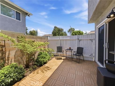 9717 Pettswood #6 Drive, Huntington Beach, CA