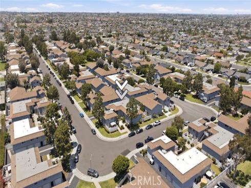 9717 Pettswood #6 Drive, Huntington Beach, CA