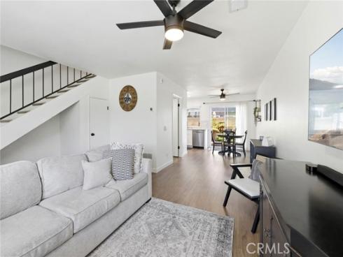 9717 Pettswood #6 Drive, Huntington Beach, CA