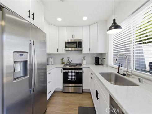 9717 Pettswood #6 Drive, Huntington Beach, CA
