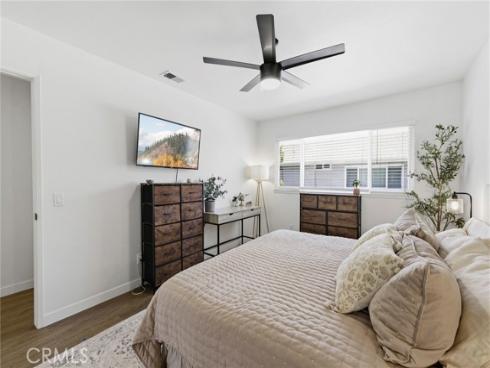 9717 Pettswood #6 Drive, Huntington Beach, CA