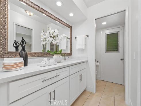 9001 Oceanwood Drive, Huntington Beach, CA