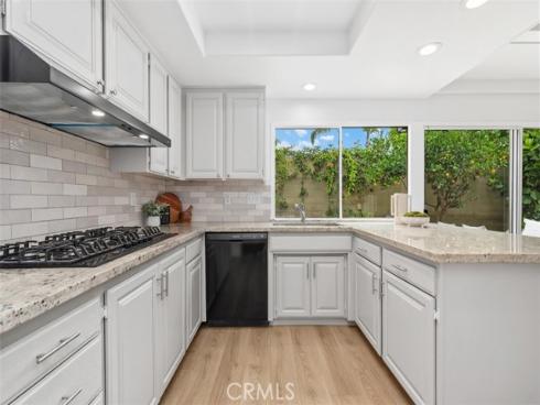 9001 Oceanwood Drive, Huntington Beach, CA