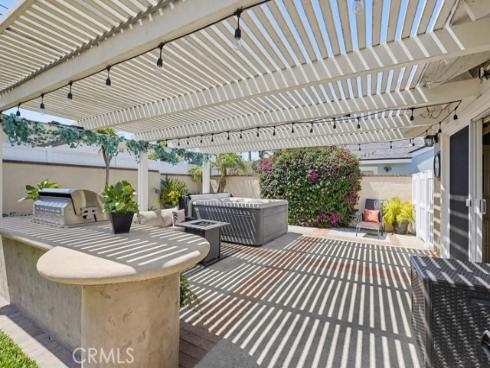 17711 Edwards , Huntington Beach, CA