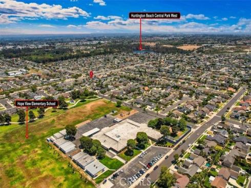 17711 Edwards , Huntington Beach, CA