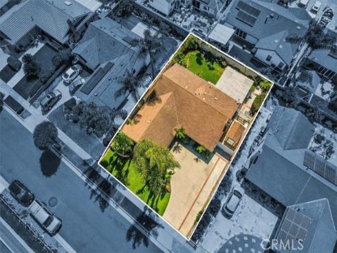17711  Edwards  , Huntington Beach, CA