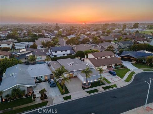 17391 Alta Vista Circle, Huntington Beach, CA