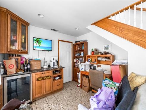 21661  Kaneohe  , Huntington Beach, CA