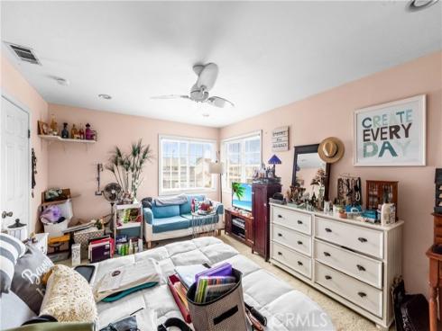 21661  Kaneohe  , Huntington Beach, CA