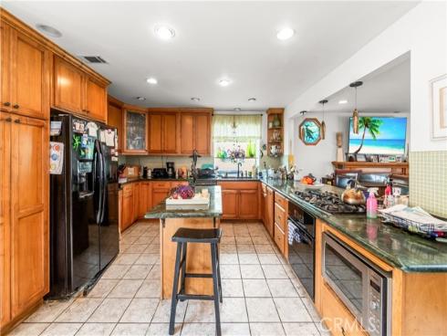 21661  Kaneohe  , Huntington Beach, CA
