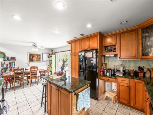 21661  Kaneohe  , Huntington Beach, CA