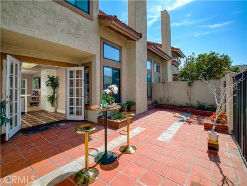 8391 Mapledale Lane, Huntington Beach, CA