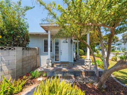 1701 Lake Street, Huntington Beach, CA